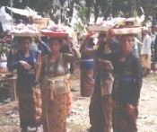 Balinese women